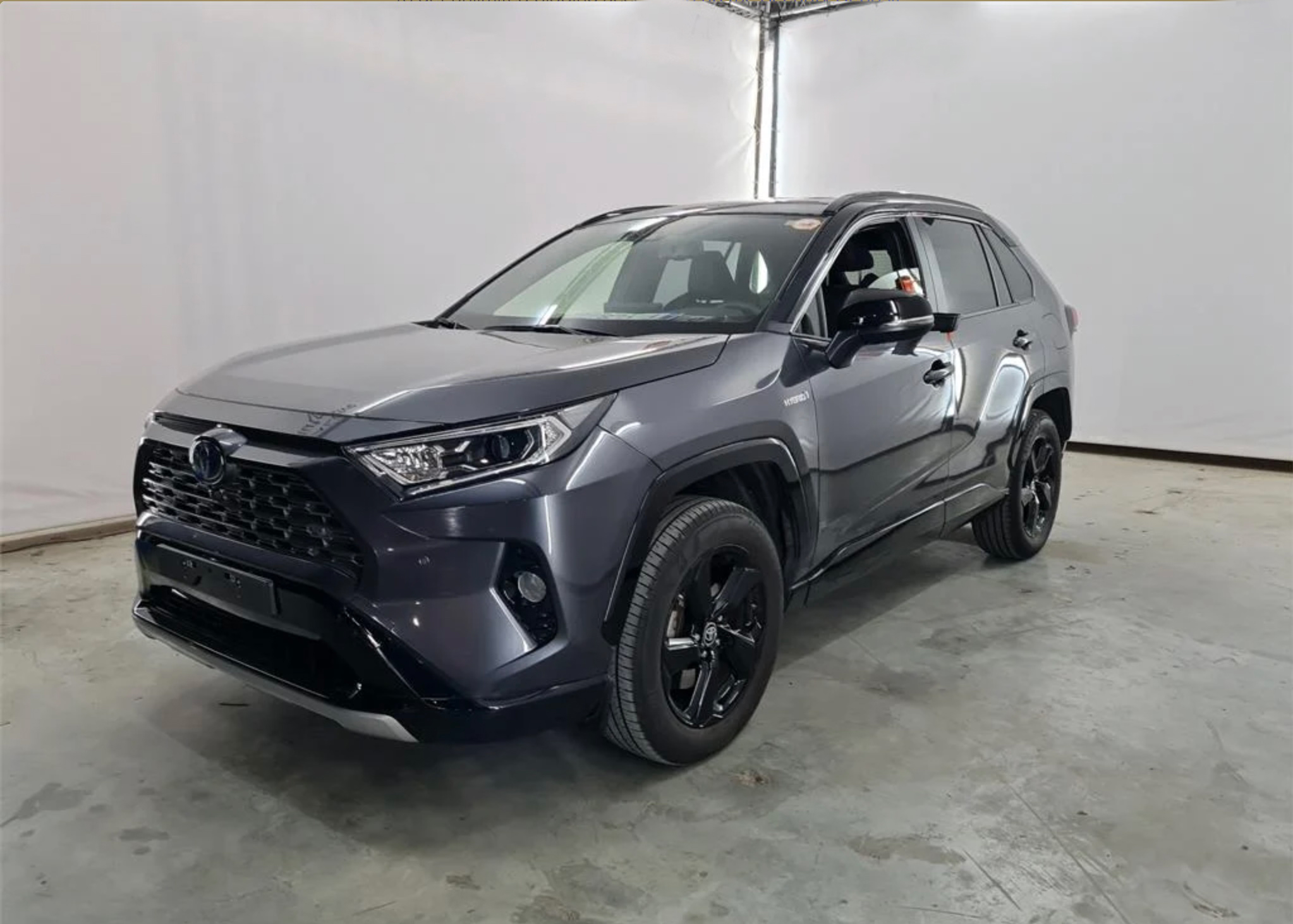 metāliski pelēkzils lietots Toyota RAV4 pārdošanā eCarstrade.