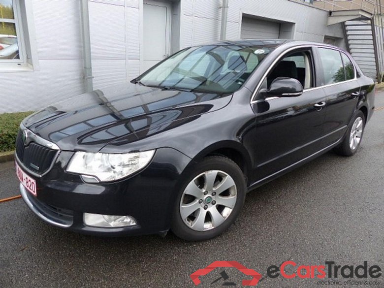 SKODA SUPERB 1.6 CR TDi GreenLine Ambiente DPF Xenon Navi Klima PDC