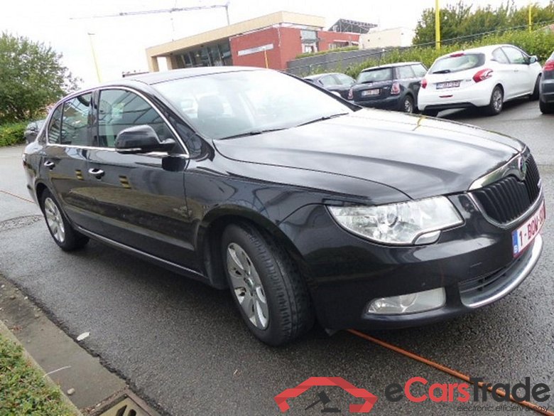 SKODA SUPERB 1.6 CR TDi GreenLine Ambiente DPF Xenon Navi Klima PDC #4