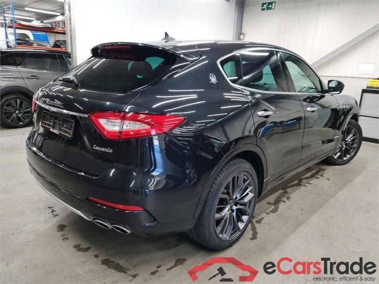  MASERATI - LEVANTE 3.0 Diesel V6 275PK Auto 4x4 GranLusso Pack Business+ & Easy Access & Heated Steering Wheel & 20 Inch Alloy & Pano Roof  #2