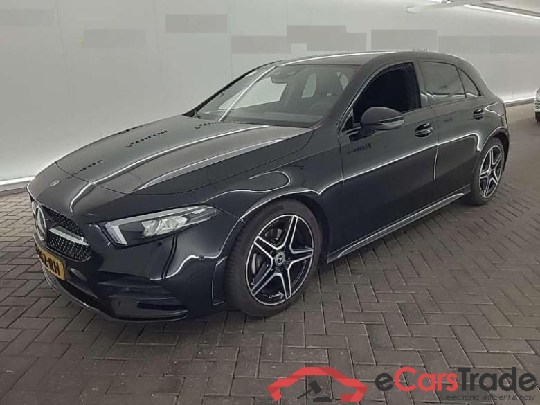 Mercedes A 160 i AMG Night Widescreen LED-Xenon Ambient Navi Sport-Leather-Alcantara Camera KeylessGo Klima PDC ...