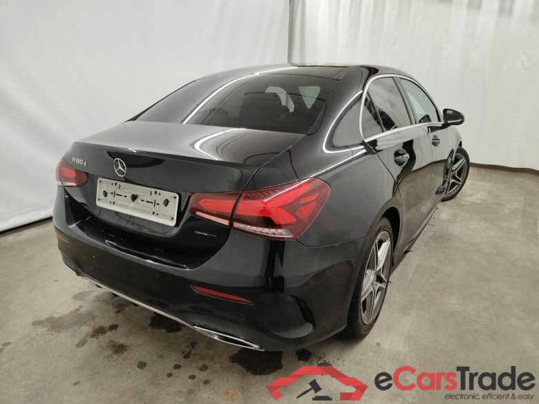 Mercedes A 180d AMG Aut. LED-Xenon Widescreen Navi Sport-Leather-Alcantara KeylessGo Klima PDC ... #3