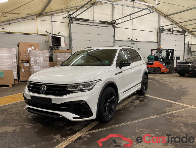 VOLKSWAGEN SUV Tiguan Tiguan R-Line 2.0 l TDI SCR 110 kW (150 PS) 7-speed dual-clutch transmission DSG VOLKSWAGEN SUV Tiguan Tiguan R-Line 2.0 l TDI SCR 110 kW (150 PS) 7-speed dual-clutch transmission DSG