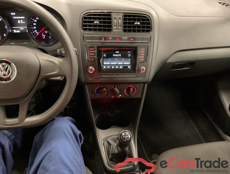 VOLKSWAGEN Polo Polo Trendline 1.4 TDI BlueMotion Technology 55 kW (75 ch) 5 vitesses manuel #5