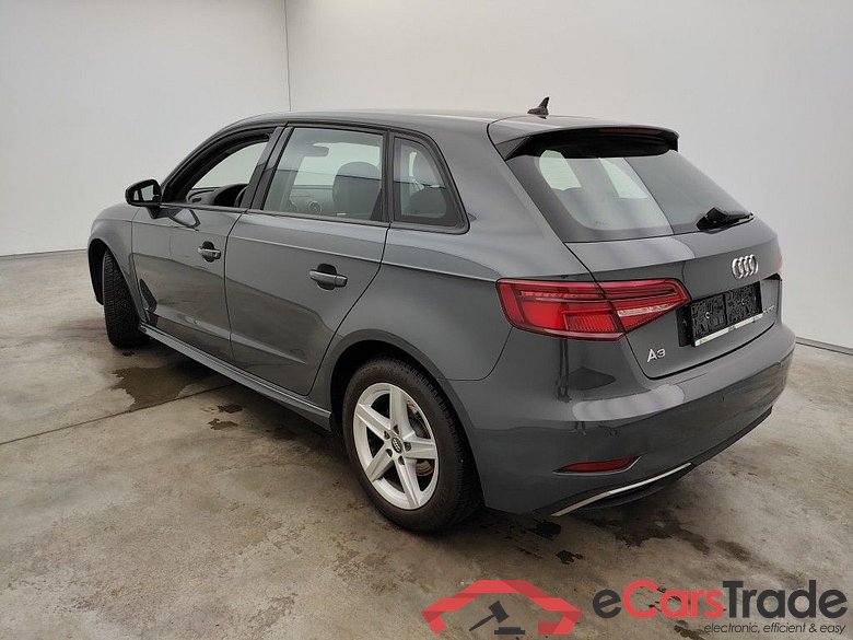Audi A3 Sportback 40 e-tron S tronic 5d #3