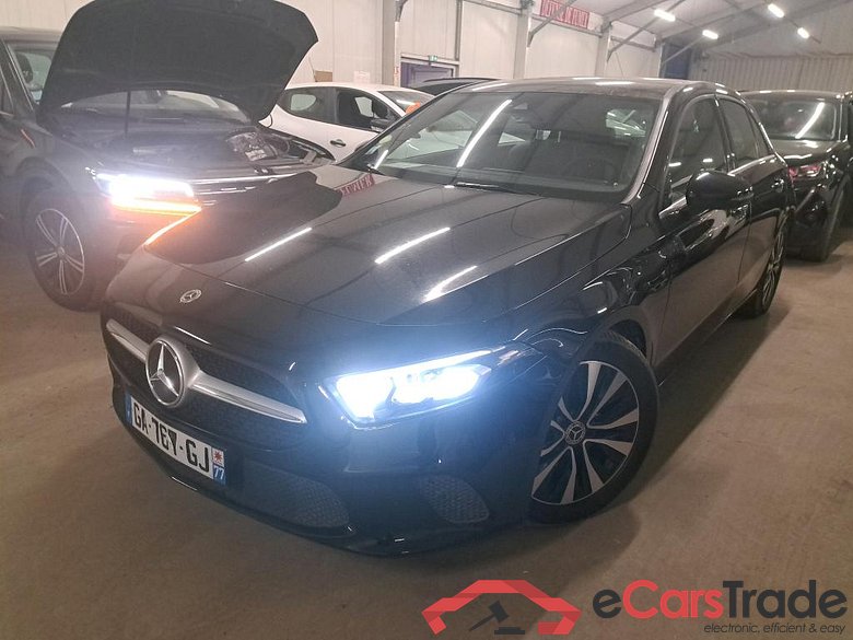 Mercedes A 180 d Business Line 8G-DCT MERCEDES-BENZ Classe A Compact / 2018 / 5P / Berline A 180 d Business Line 8G-DCT