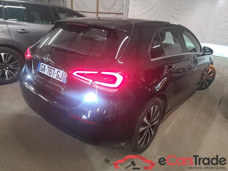 Mercedes A 180 d Business Line 8G-DCT MERCEDES-BENZ Classe A Compact / 2018 / 5P / Berline A 180 d Business Line 8G-DCT #3