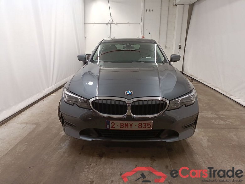 BMW 3 Reeks Berline 318dA (100 kW) 4d #1