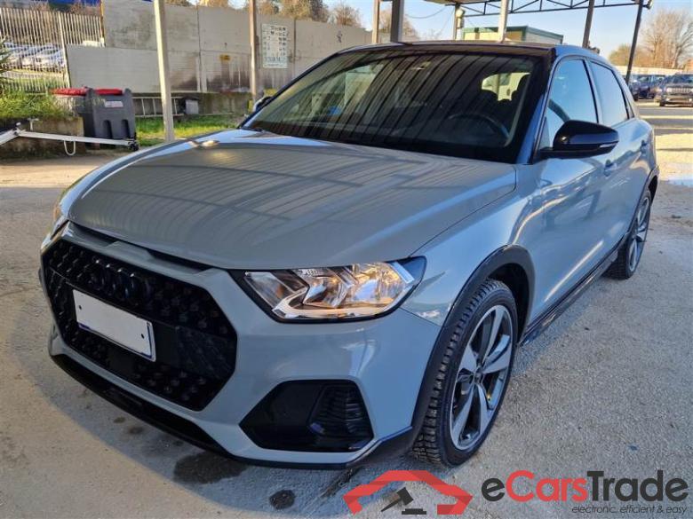 Audi 10 AUDI A1 CITYCARVER / 2018 / 5P / BERLINA 30 TSI S TRONIC CITYCARVER IDENTITY CON.