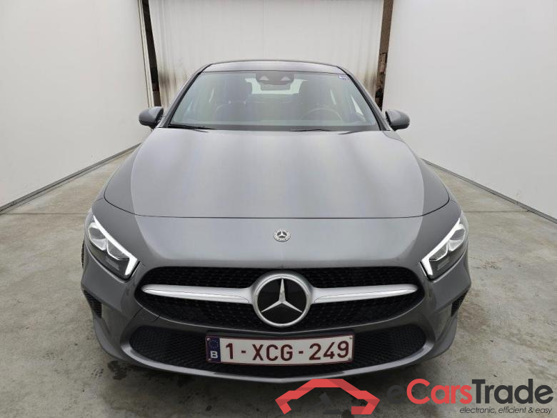 Mercedes-Benz A-Klasse Limousine A 180 d DCT Launch Edition 4d
