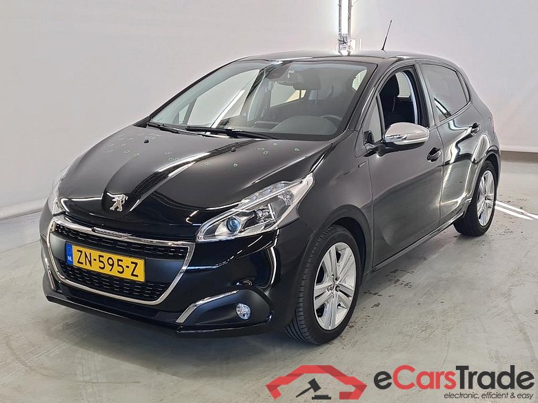 Peugeot 208 11-18 Peugeot 208 Signature 1.2 PureTech 82 5d