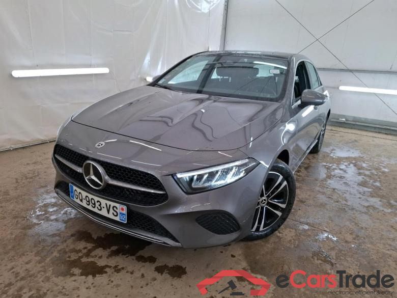 Mercedes A 250 e Business Line 8G-DCT MERCEDES-BENZ Classe A Compact / 2022 / 5P / Berline A 250 e Business Line 8G-DCT