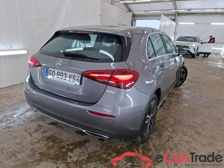 Mercedes A 250 e Business Line 8G-DCT MERCEDES-BENZ Classe A Compact / 2022 / 5P / Berline A 250 e Business Line 8G-DCT #3
