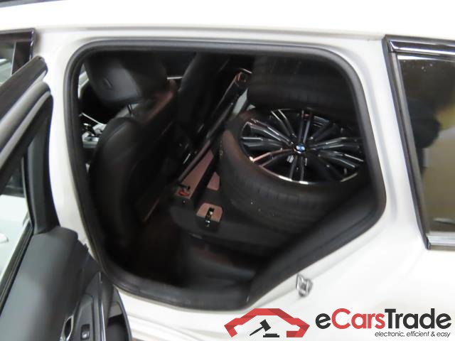 BMW 3-Serie Touring ´18 Baureihe 3 Touring 330 d xDrive M Sport 210KW AT8 E6d #1