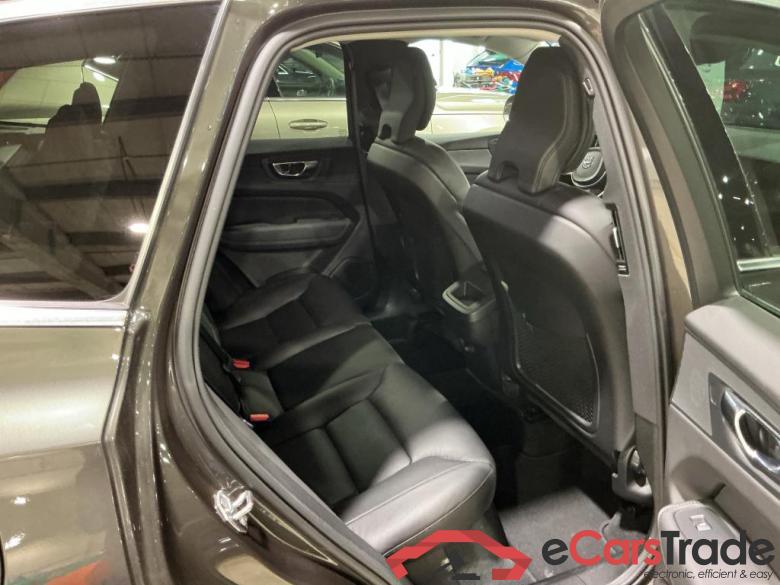 VOLVO XC60 2.0 D3 MOMENTUM PRO Business Pro Park Assist #6
