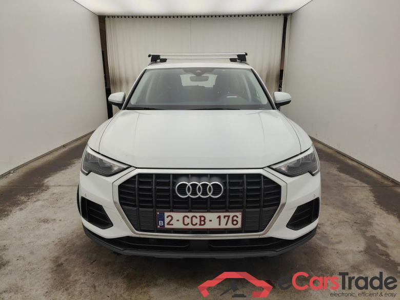 Audi Q3 45 TFSI e S tronic 5d #1