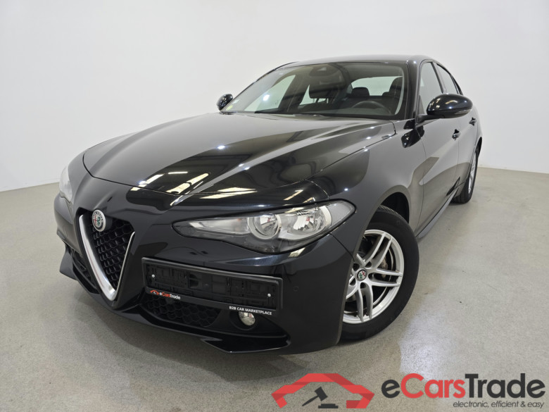 Alfa Romeo Giulia 2.2d Aut. Navi KeylessGo Camera Klima PDC ...