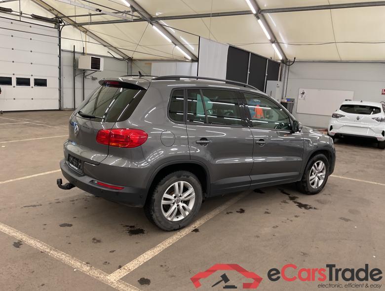 VOLKSWAGEN Tiguan Tiguan Trend & Fun 2.0 TDI SCR BlueMotion Technology 81 kW (110 ch) 6 vitesses manuel #2