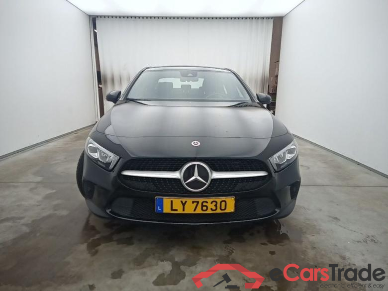 MERCEDES CLASSE A SEDAN (V177) A 180 136 Business Solution (EU6AP) 4d