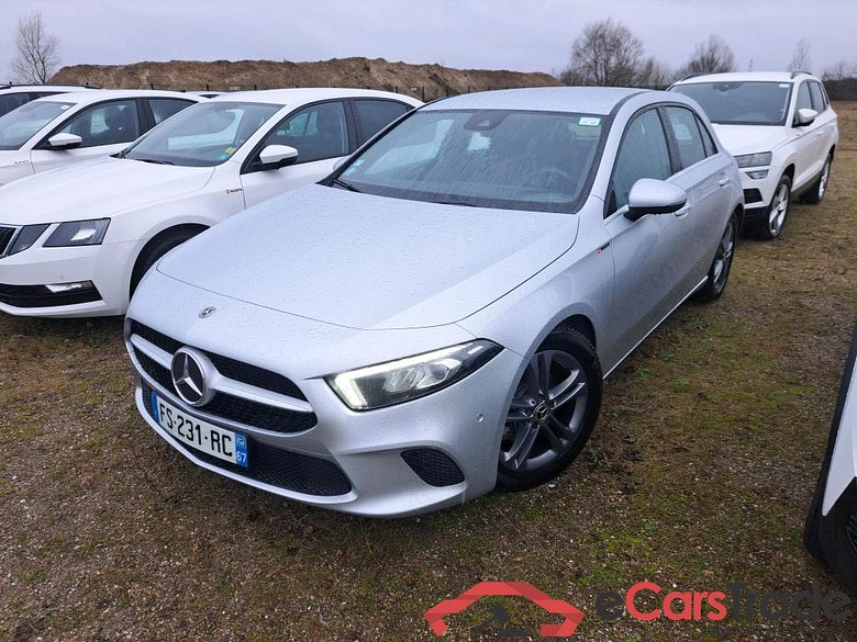 Mercedes A 180 d Business Line 7G-DCT MERCEDES-BENZ Classe A Compact / 2018 / 5P / Berline A 180 d Business Line 7G-DCT