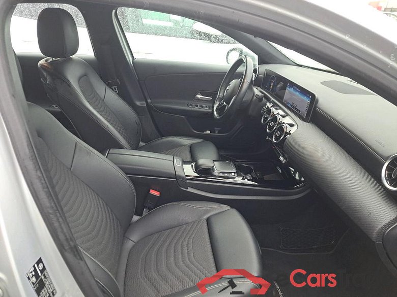 Mercedes A 180 d Business Line 7G-DCT MERCEDES-BENZ Classe A Compact / 2018 / 5P / Berline A 180 d Business Line 7G-DCT #6