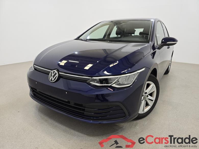 Volkswagen Golf 1.0 TSI Life LED Virtual Ambient Navi KeylessGo Camera Klima PDC ... #1