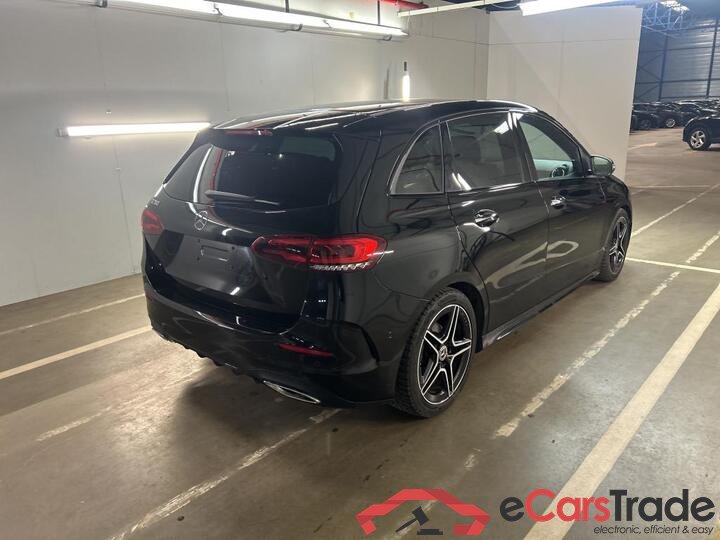 Mercedes B-Klasse B-Klasse B 180 AMG Line 100kW/136pk  5D/P Auto-7 - CO2 onvolledig #4