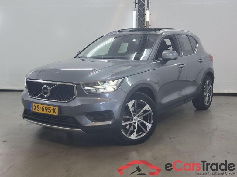 VOLVO XC40 2.0 T4 Momentum #1
