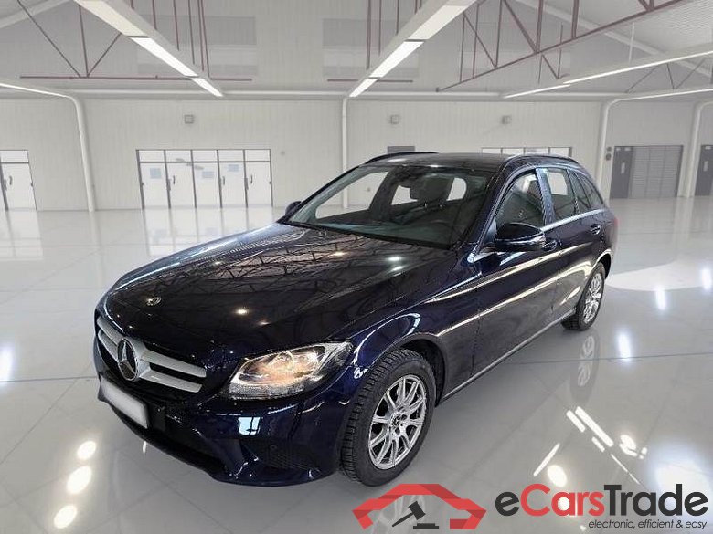 Mercedes 182 MERCEDES-BENZ CLASSE C / 2018 / 5P / STATION WAGON C180 D BUSINESS AUTO SW