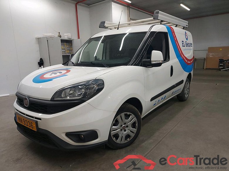 FIAT - FIA DOBLO CARGO B/F 1.6 Multijet 105PK SX SWB With Nav Pro & Climatic & Cruise Control & Rear Camera