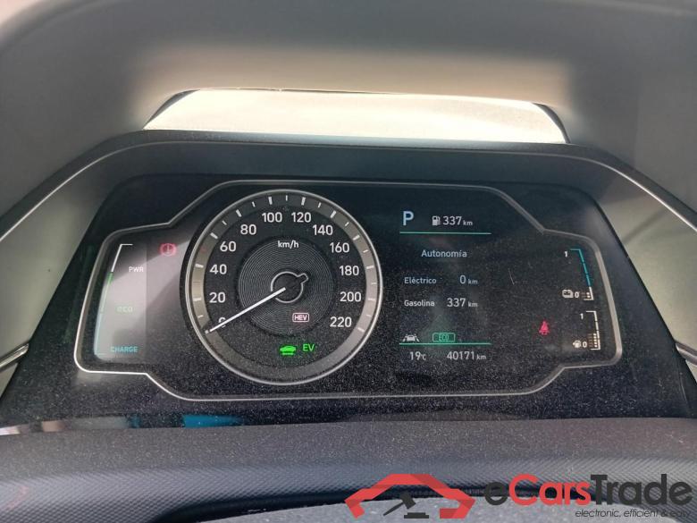 Hyundai 1.6 GDI PHEV Klass DCT HYUNDAI IONIQ / 2019 / 5P / berlina con portón 1.6 GDI PHEV Klass DCT #4