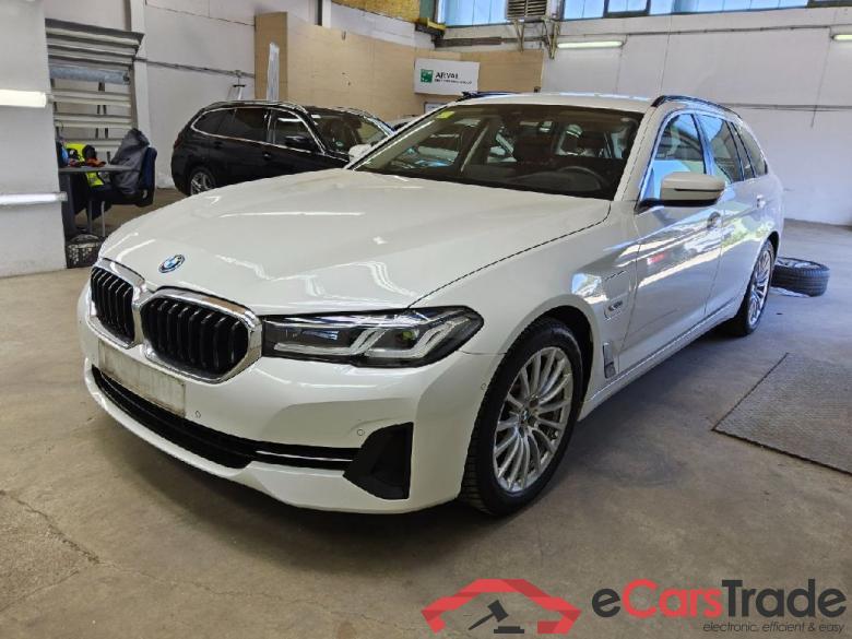 BMW 5-Serie Touring ´16 Baureihe 5 Touring 520 e 2.0 150KW E6d