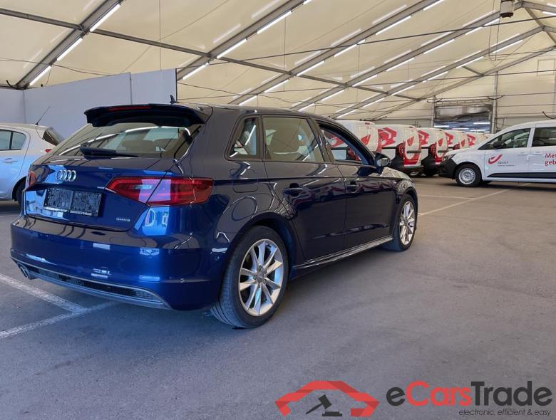 AUDI A3 Sportback Audi A3 Sportback Ambition 2.0 TDI quattro 110(150) kW(ch) 6 vitesses #2