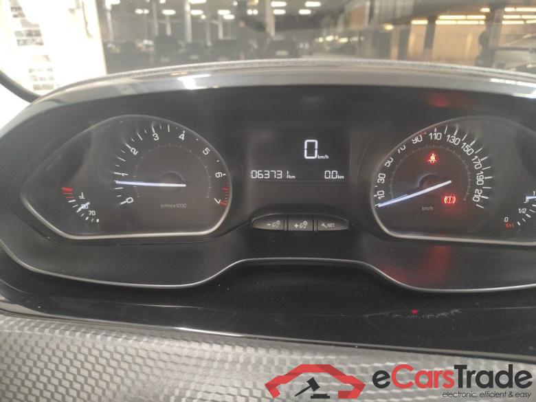 Peugeot 2008 1.2 Puretech 61kW S&S Active 5d #6 Peugeot 2008 1.2 Puretech 61kW S&S Active 5d #6