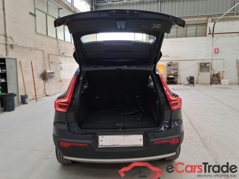 VOLVO XC40 / 2017 / 5P / SUV T5 PLUG-IN HYBRID AUTO RECH INSCRIP EXPR #5