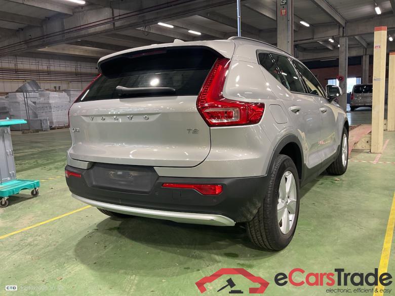 VOLVO XC40 1.5 T2 ESSENTIAL AUTO #4 VOLVO XC40 1.5 T2 ESSENTIAL AUTO #4