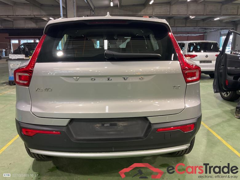 VOLVO XC40 1.5 T2 ESSENTIAL AUTO #5 VOLVO XC40 1.5 T2 ESSENTIAL AUTO #5