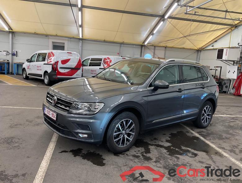 VOLKSWAGEN Tiguan Comfortline 1.5 TSI 96 kW (130 ch) 6 vitesses manuel #1