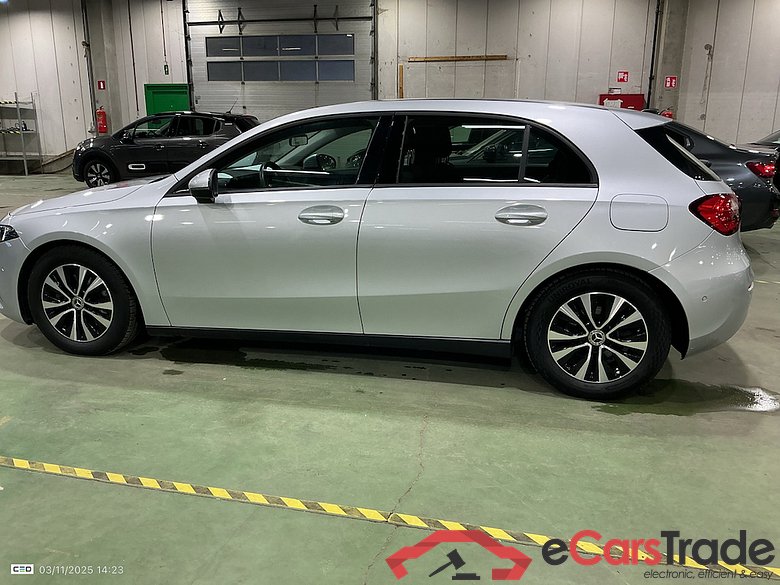 MERCEDES-BENZ A-CLASS 2.0 A 180 D BUSINESS SOLUTION ESSENTIAL #3