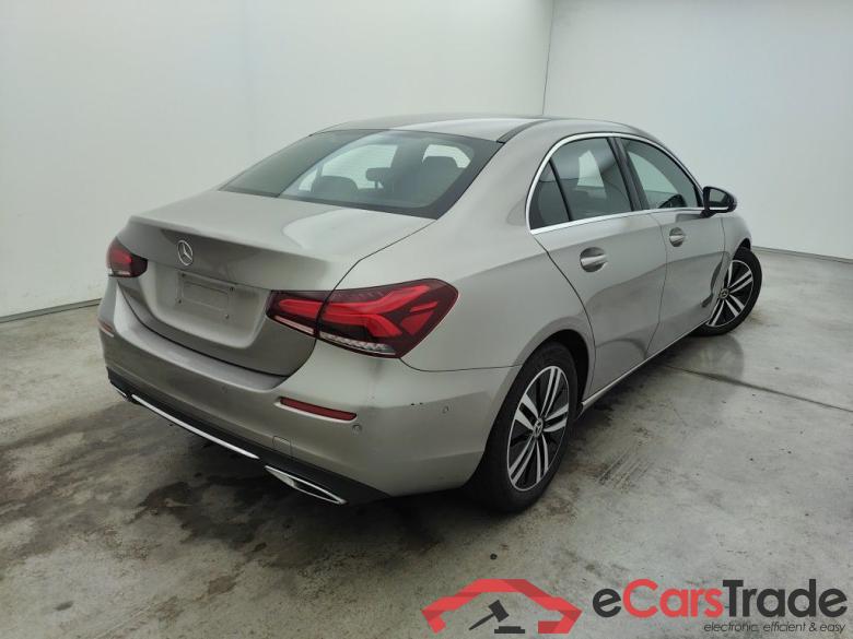Mercedes-Benz A-Klasse Limousine A 180d Business Solution Aut. 4d #2