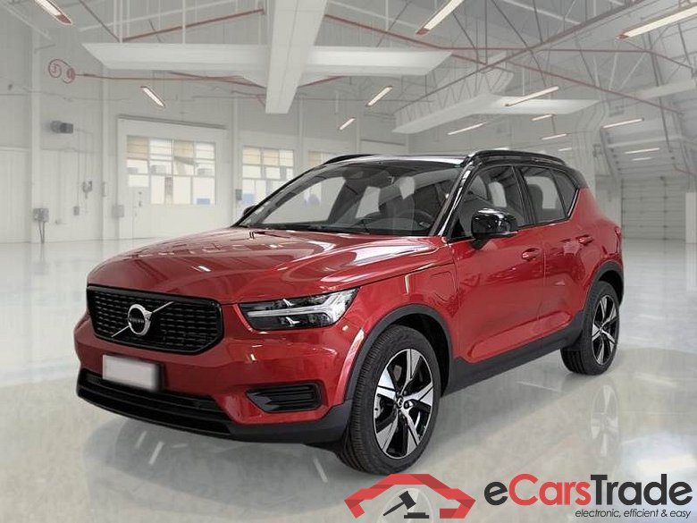VOLVO XC40 / 2017 / 5P / SUV T4 PLUG-IN HYBRID AUTO RECHARGE R-DESIGN