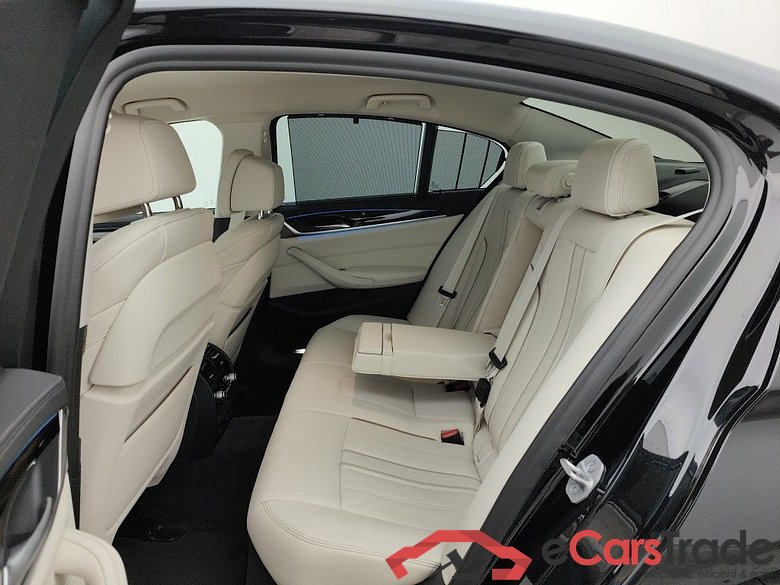 BMW 5 - 2020 545eXA 286 PHEV 4d #3