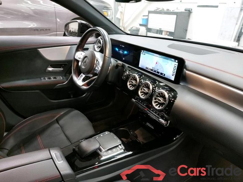 MERCEDES - MER CLA SHOOTING BRAKE 200 d 150PK DCT Business Solution AMG #3