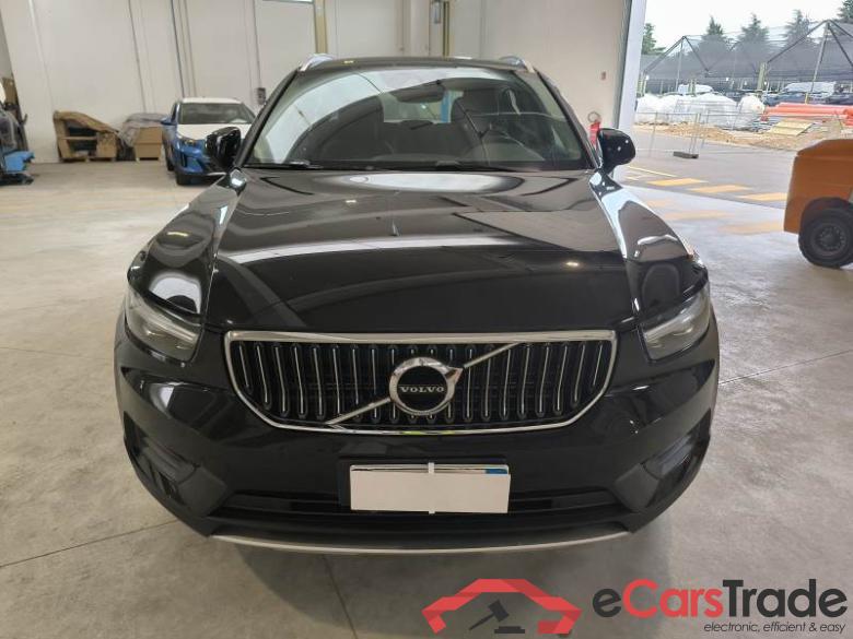 VOLVO XC40 / 2017 / 5P / SUV T4 PLUG-IN HYBRID AUTO RECH INSCRIP EXPR #6