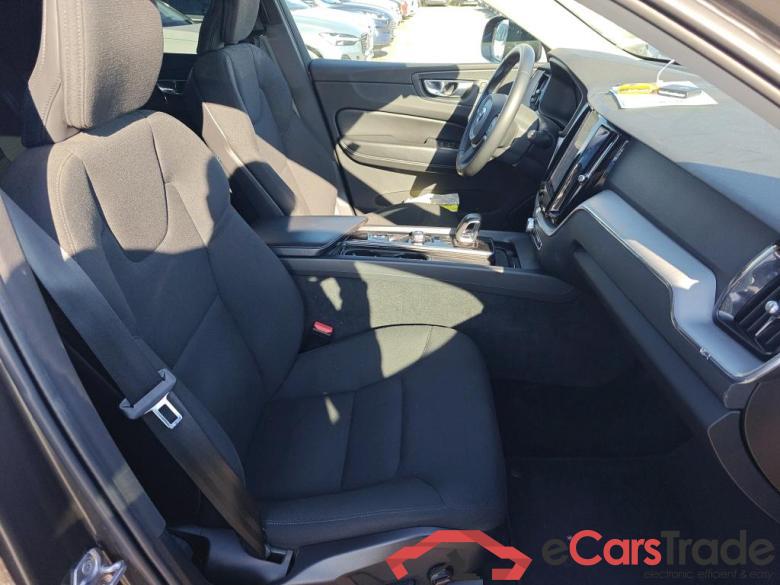 VOLVO XC60 / 2017 / 5P / todoterreno 2.0 B4 D Momentum Pro Auto #6