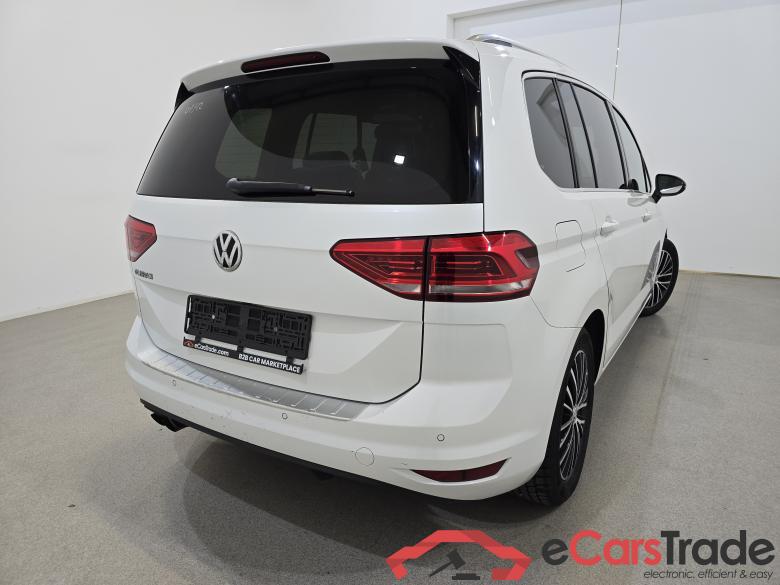 Volkswagen Touran 1.4 TSI Highline Aut. LED-Matrix ACC Navi Leather KeylessGo Camera Klima PDC ... #4