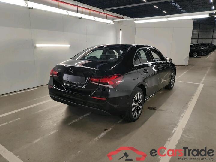 Mercedes A-Klasse Limousine A-Klasse Limousine A 250e Business Solution (PHEV) 160kW/218pk  4D/P Auto-8 #4