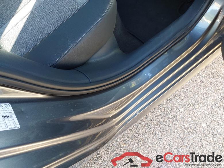 SKODA Octavia 2.0 TDI 110 kW (150CV) DSG 7 vel Automático Combi Design (Pano) #6