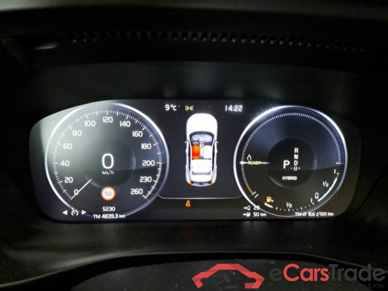 VOLVO XC40 / 2021 / 5P / SUV T4 RECHARGE PLUG-IN AUTO CORE #4