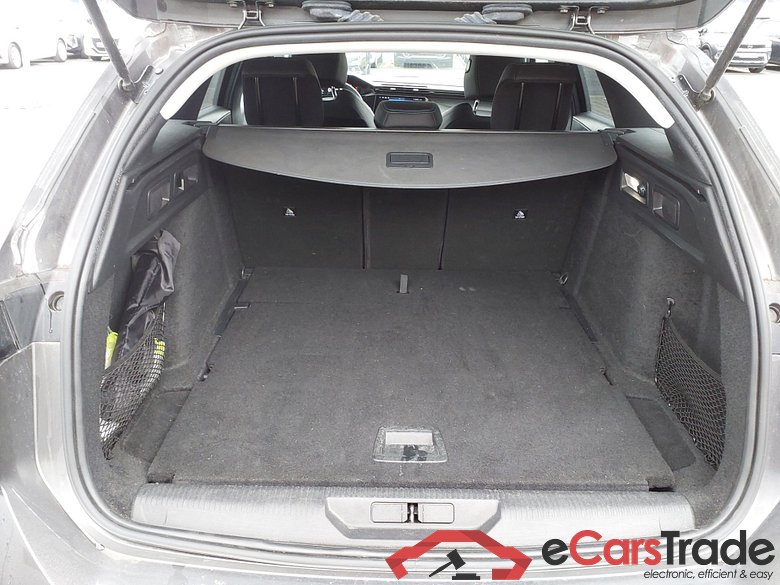 PEUGEOT 308 SW 1.2 PureTech Allure 130 #2